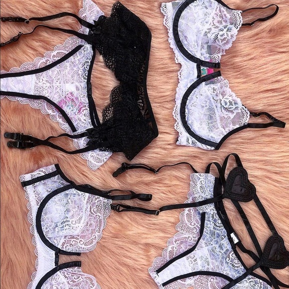 Wired bra, panty,garter belt & Thigh-High Socks - Picture 3 of 12